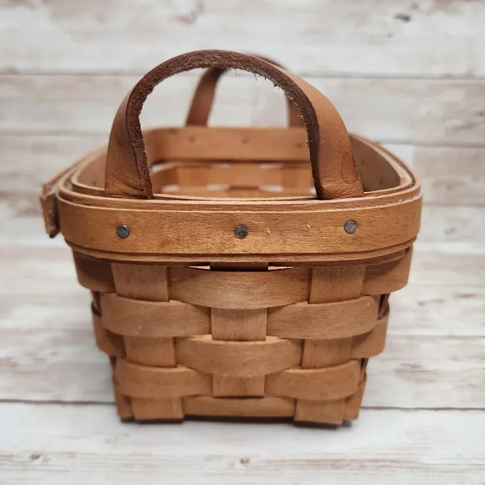 Longaberger Rectangular Tea Basket 10740 With Plastic Liner and Leather Handles‎